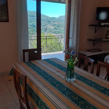 Casa Tra I Laghi * Ponna Superiore